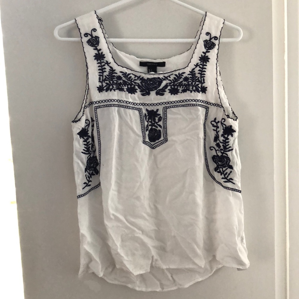 Forever 21 embroidery blouse